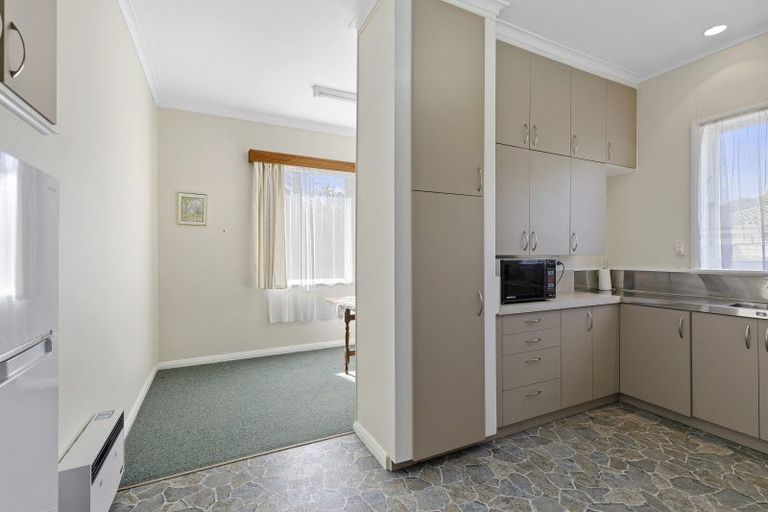 Photo of property in 194 Naenae Road, Naenae, Lower Hutt, 5011