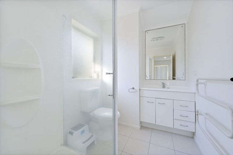 Photo of property in 48 San Marino Drive West, Henderson, Auckland, 0612