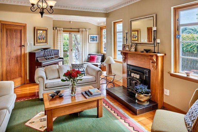 Photo of property in 267 Muritai Road, Eastbourne, Lower Hutt, 5013