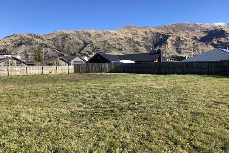 Photo of property in 4 Alpha Close, Wanaka, 9305