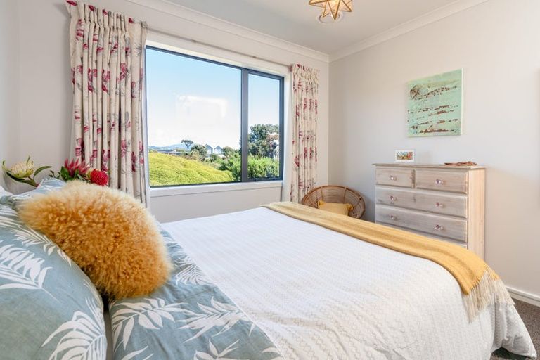 Photo of property in 18 Takahe Drive, Paraparaumu Beach, Paraparaumu, 5032