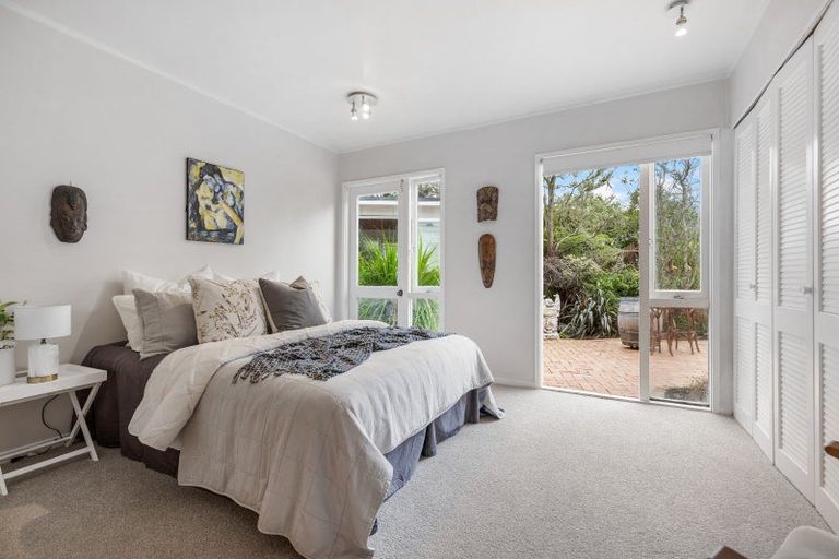 Photo of property in 27 Hebron Road, Waiake, Auckland, 0630