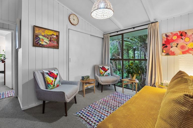 Photo of property in 185 Laingholm Drive, Laingholm, Auckland, 0604