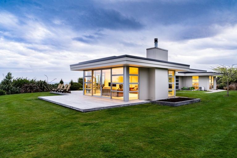 Photo of property in 28 Kayforce Road, Ocean View, Dunedin, 9035