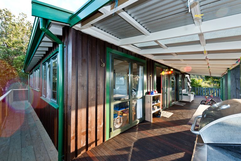 Photo of property in 166 Opanuku Road, Henderson Valley, Auckland, 0612