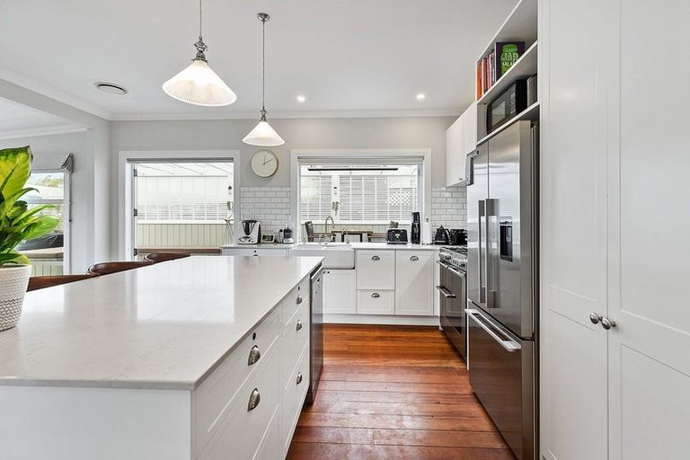 Photo of property in 90 Melbourne Road, Island Bay, Wellington, 6023