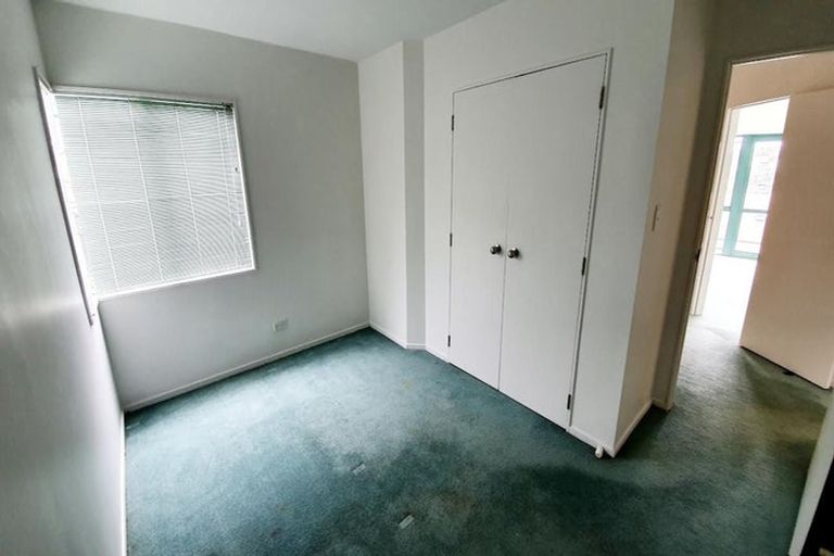 Photo of property in 2/38 Gulf View Road, Murrays Bay, Auckland, 0630