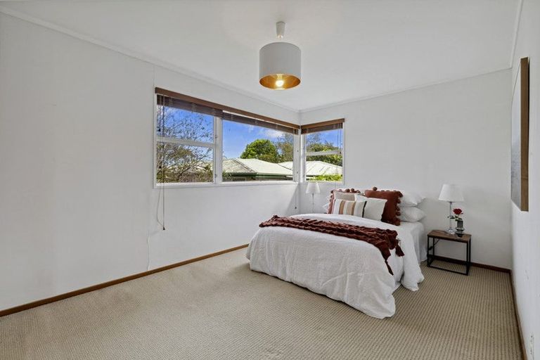 Photo of property in 5 South Pacific Place, Henderson, Auckland, 0612