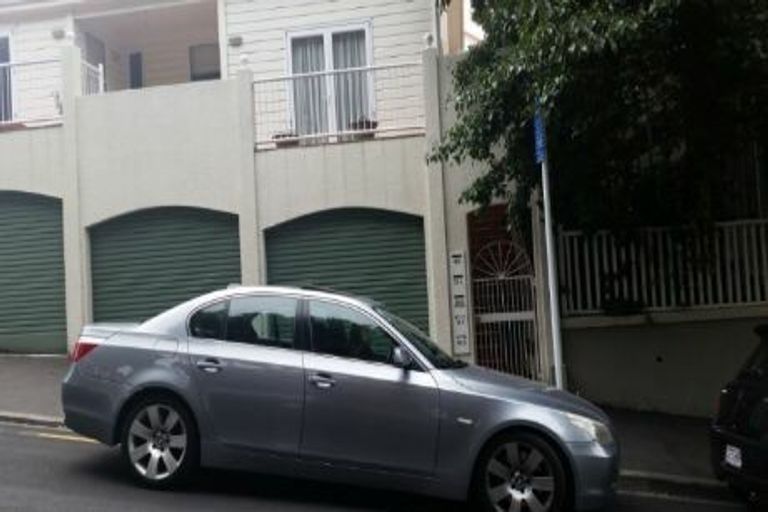 Photo of property in 18 Hill Street, Thorndon, Wellington, 6011