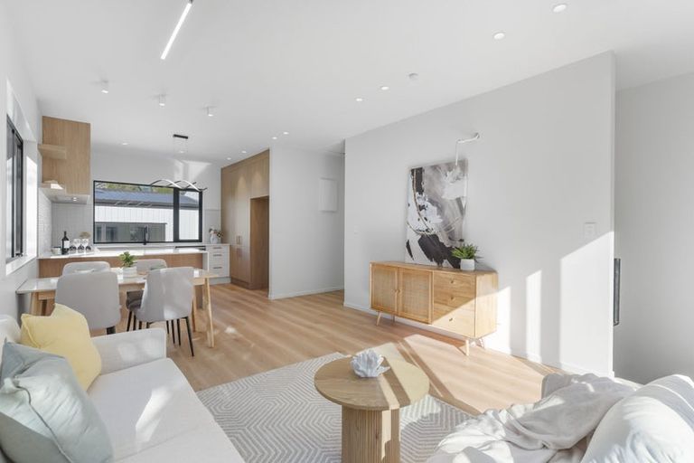 Photo of property in 6/30 Kiteroa Terrace, Rothesay Bay, Auckland, 0630