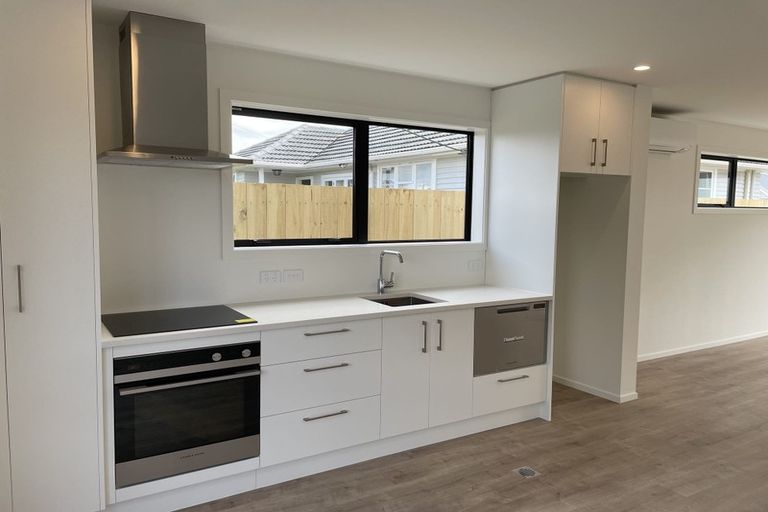 Photo of property in 1/12 Enderby Drive, Te Atatu Peninsula, Auckland, 0610