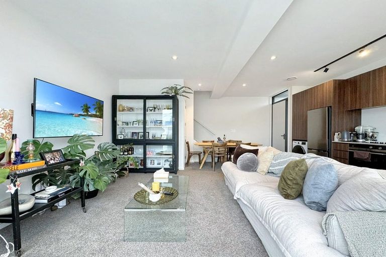 Photo of property in 5/149 Onepu Road, Lyall Bay, Wellington, 6022