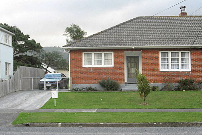 Photo of property in 129 Oxford Terrace, Epuni, Lower Hutt, 5011