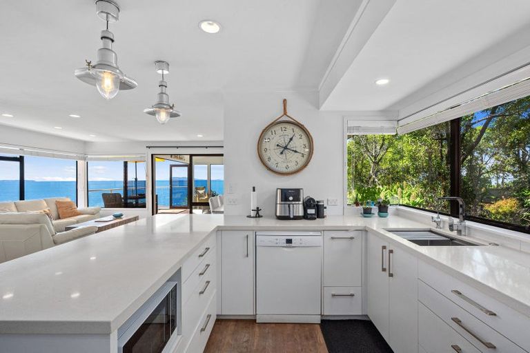 Photo of property in 1/127 Churchill Road, Rothesay Bay, Auckland, 0630