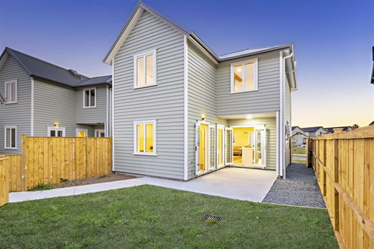 Photo of property in 10 Warbler Crescent, Papakura, 2110