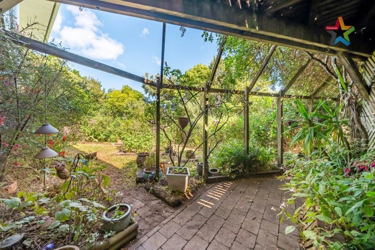 Photo of property in 12 Whiorau Grove, Lowry Bay, Lower Hutt, 5013