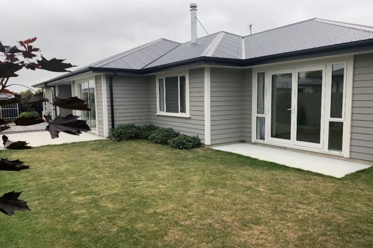 Photo of property in 16 Loxley Place, Lincoln, 7608