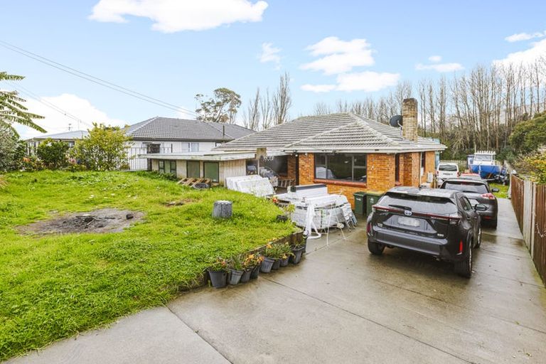 Photo of property in 73 Blake Road, Mangere East, Auckland, 2024