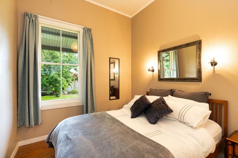 Photo of property in 70 Tokomaru Road East, Tokomaru, Palmerston North, 4474