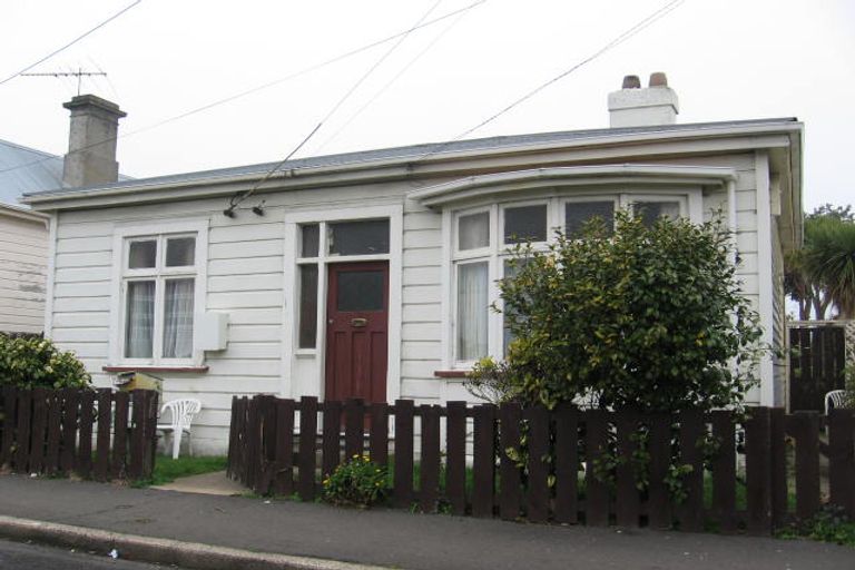Photo of property in 11 Bathgate Street, South Dunedin, Dunedin, 9012