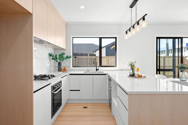 Photo of property in 7 Brough Place, St Andrews, Hamilton, 3200