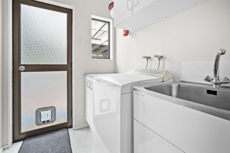 Photo of property in 19e Kenmore Street, Westown, New Plymouth, 4310