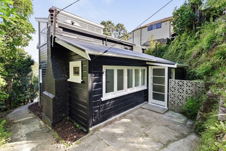 Photo of property in 7 Westhill Road, Point Howard, Lower Hutt, 5013