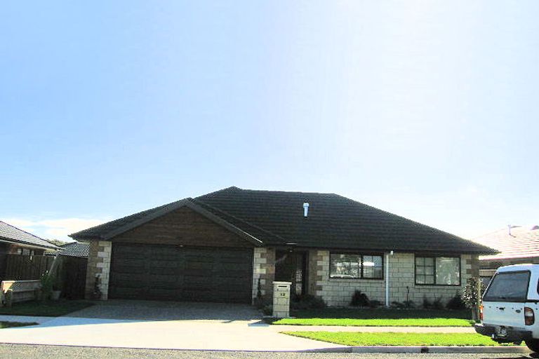 Photo of property in 12 Gandalf Crescent, Paraparaumu, 5032