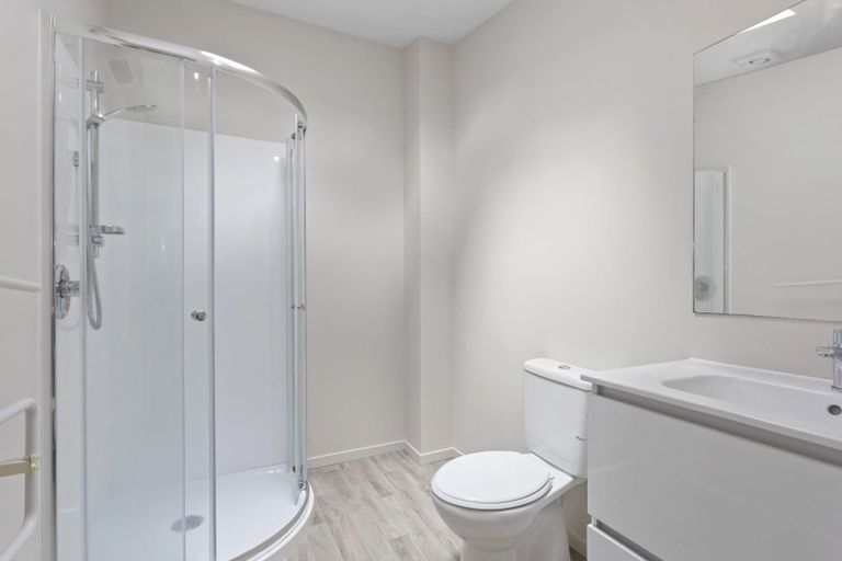 Photo of property in 2/3 Grove Road, Addington, Christchurch, 8024