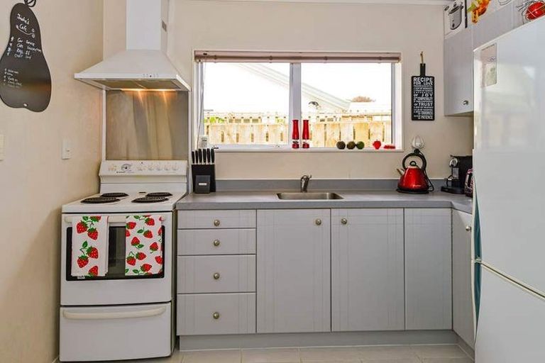 Photo of property in 130b Lakeside Drive, Orewa, 0931