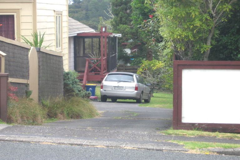 Photo of property in 1/22 Roberts Road, Glenfield, Auckland, 0629