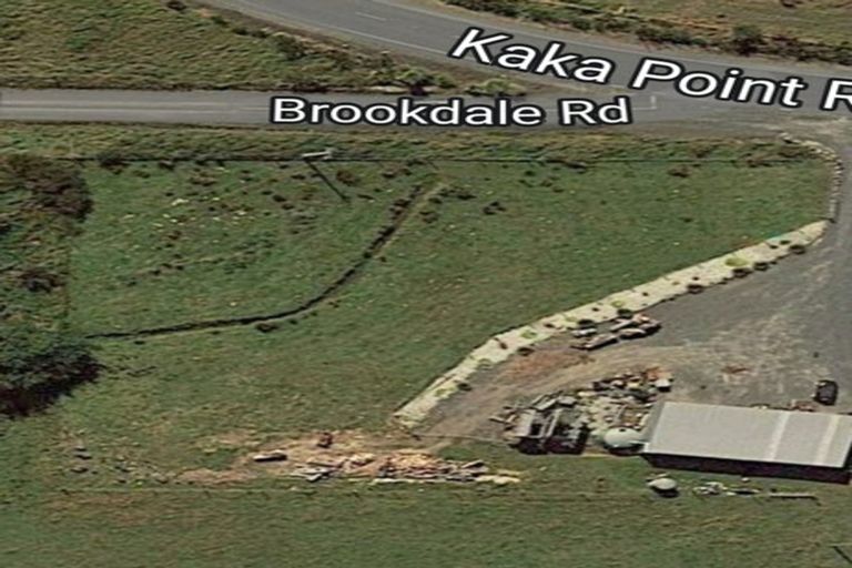 Photo of property in 1210 Kaka Point Road, Kaka Point, 9271