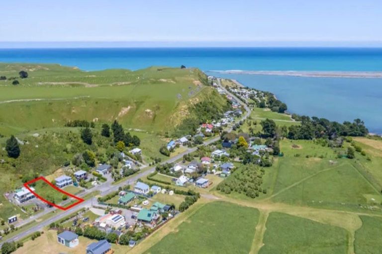 Photo of property in 93 Lake Ferry Road, Lake Ferry, Featherston, 5772