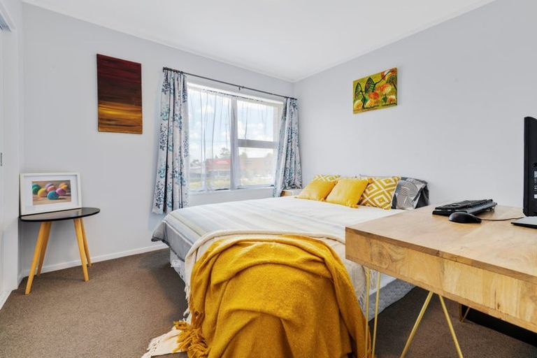 Photo of property in 95 Battalion Drive, Papakura, 2110