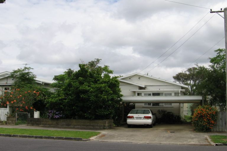 Photo of property in 34 Walmer Road, Point Chevalier, Auckland, 1022