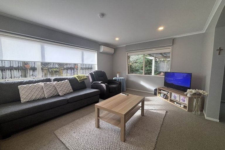 Photo of property in 86 Bob Charles Drive, Golflands, Auckland, 2013