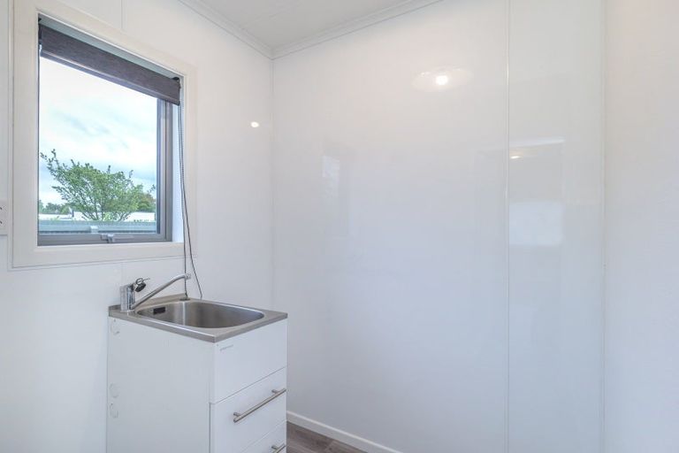 Photo of property in 14a Cambridge Street, Levin, 5510