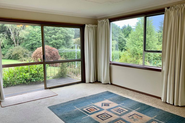 Photo of property in 12 Larkins Street, Helensburgh, Dunedin, 9010