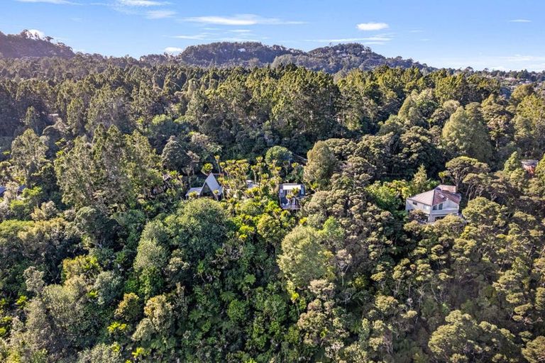 Photo of property in 33 Tainui Road, Titirangi, Auckland, 0604