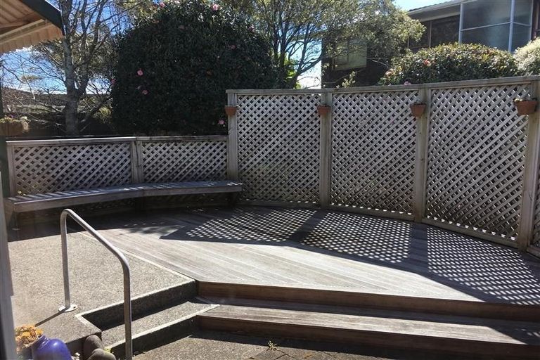 Photo of property in 10 Cumberland Street, Merrilands, New Plymouth, 4312