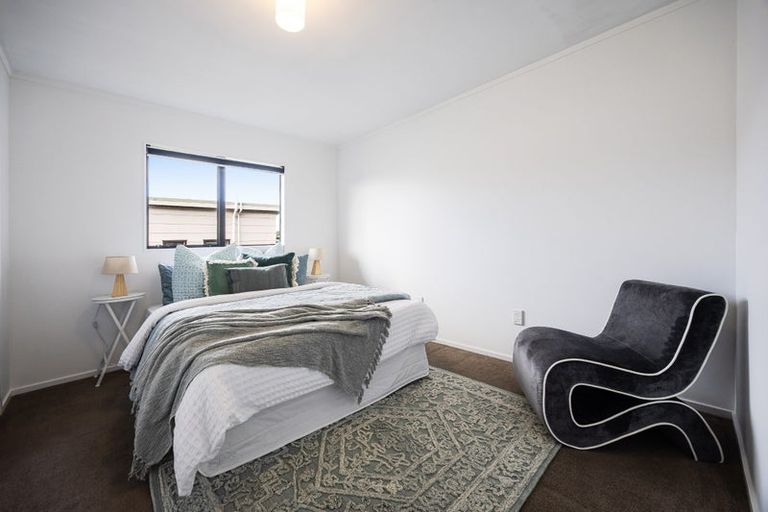 Photo of property in 40 Elliston Crescent, Stanmore Bay, Whangaparaoa, 0932