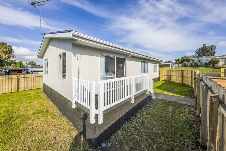 Photo of property in 3/136 Shifnal Drive, Randwick Park, Auckland, 2105