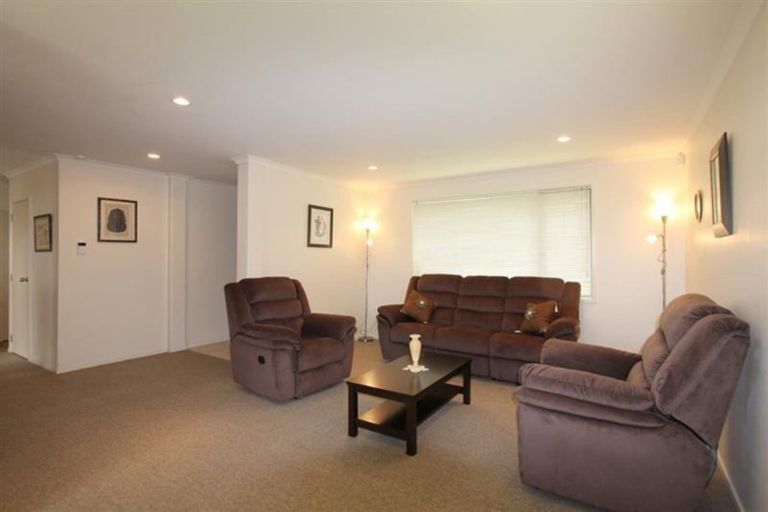 Photo of property in 32 Nanleen Rise, Manurewa, Auckland, 2105