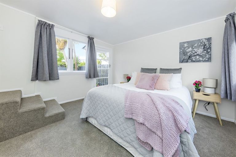 Photo of property in 1/25 Blanes Road, Weymouth, Auckland, 2103