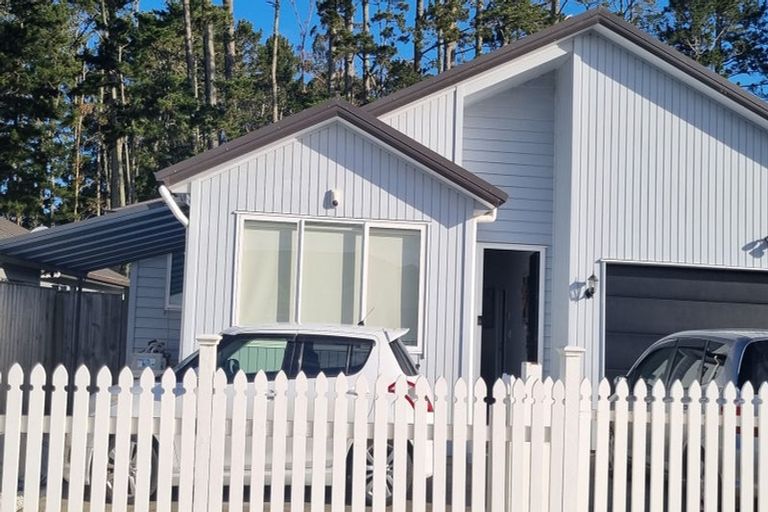 Photo of property in 28 Konoba Avenue, Kumeu, 0810