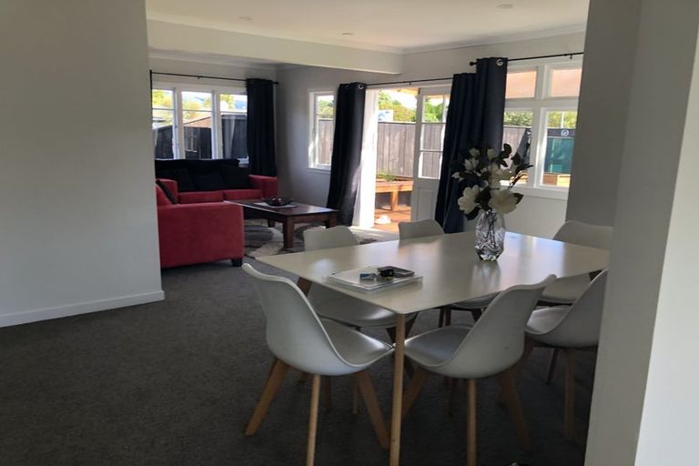 Photo of property in 17 Bluegum Road, Paraparaumu Beach, Paraparaumu, 5032