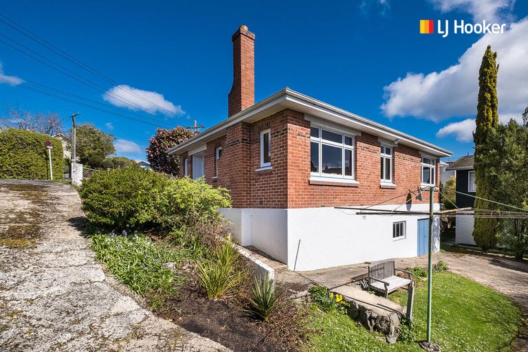 Photo of property in 30 Springhill Road, Mornington, Dunedin, 9011