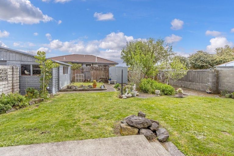 Photo of property in 6 Sequoia Place, Parklands, Christchurch, 8083