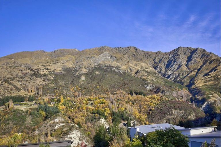 Photo of property in 3 Mcqueen Place, Arthurs Point, Queenstown, 9371