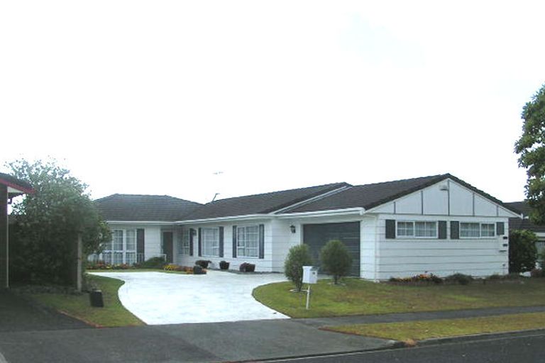 Photo of property in 33 Kennedy Avenue, Forrest Hill, Auckland, 0620